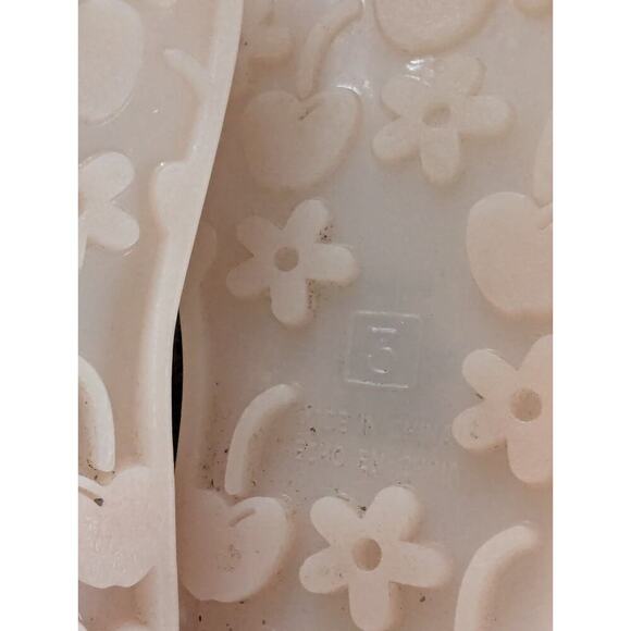 2 Baby Girls Sandals Jelly Shoes 1 Gold, 1 Pink - Picture 6 of 9